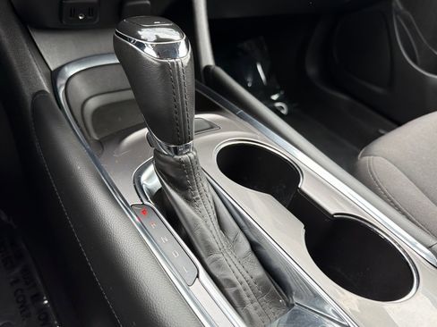 Used 2017 Chevrolet Malibu LT image 20