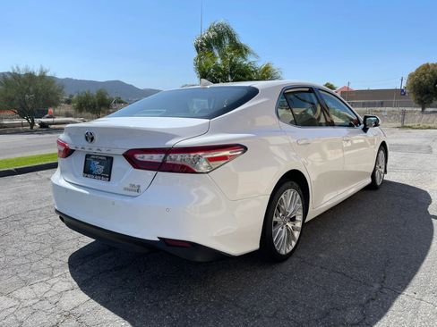 Used 2019 Toyota Camry XLE w/ Driver Assist Package FWD image 5