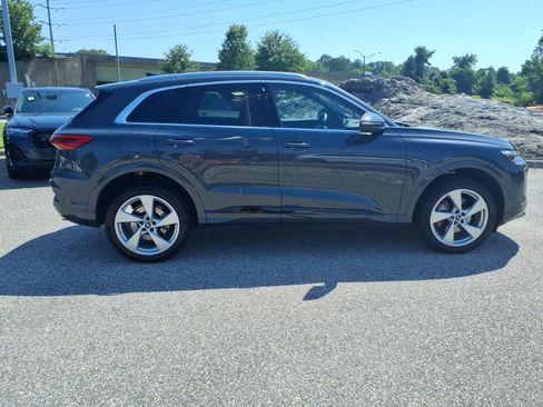 Used 2025 Audi Q5 Premium Plus w/ Premium Plus AWD/4WD image 5