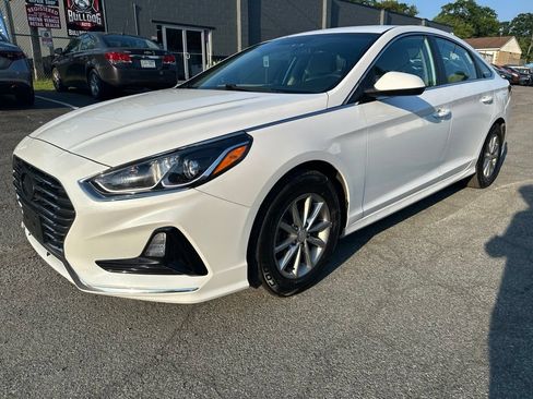 Used 2018 Hyundai Sonata SE w/ Cargo Package FWD image 2