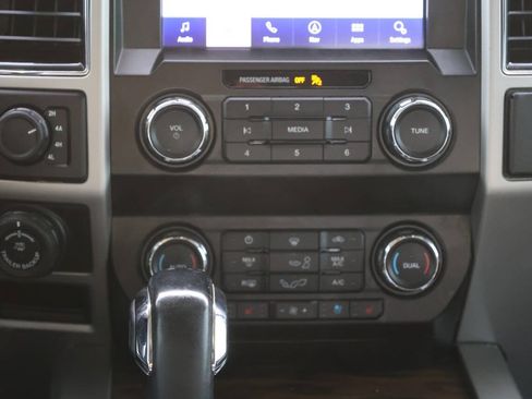 Used 2019 Ford F150 Lariat w/ Trailer Tow Package AWD/4WD image 21
