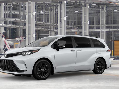 New 2026 Toyota Sienna XSE AWD/4WD image 3