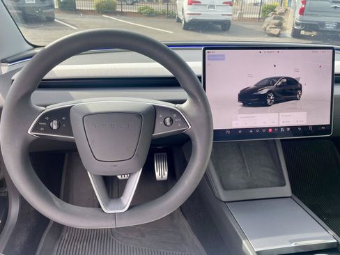 Used 2025 Tesla Model 3 Long Range RWD image 9
