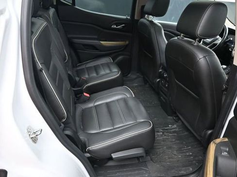 Used 2019 GMC Acadia Denali w/ Technology Package AWD/4WD image 27