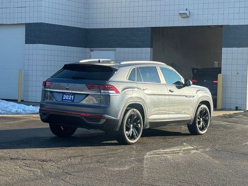 Used 2021 Volkswagen Atlas Cross Sport SE image 4