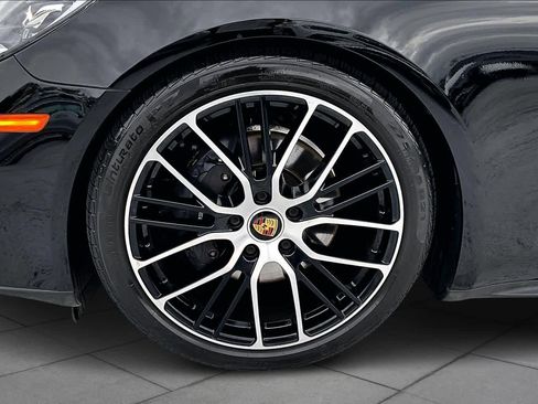 Used 2023 Porsche Panamera Platinum Edition image 9