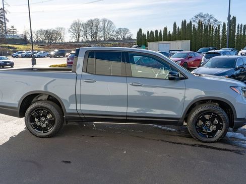 New 2026 Honda Ridgeline Black Edition image 6