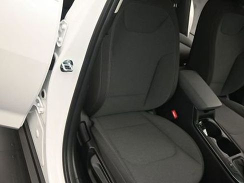 Used 2025 Kia K4 FWD image 16