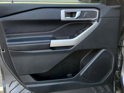 Used 2022 Ford Explorer XLT w/ Equipment Group 202A image 20