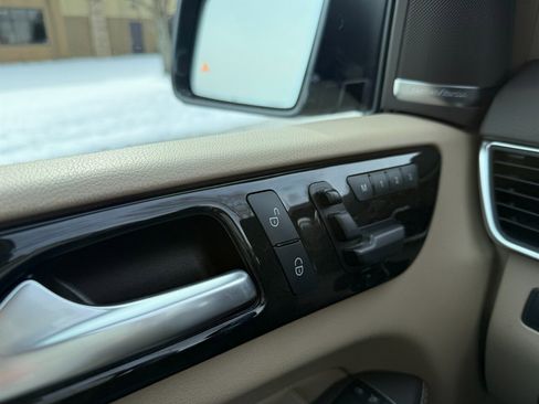 Used 2016 Mercedes-Benz GL 450 4MATIC w/ Premium I Package image 23