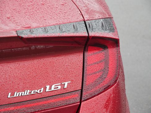 Used 2023 Hyundai Sonata Limited image 17