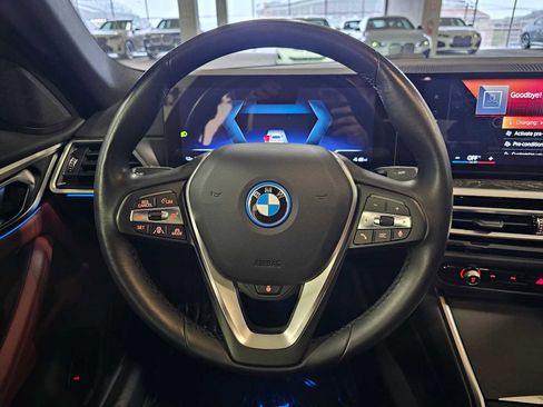 Used 2023 BMW i4 eDrive35 RWD image 11