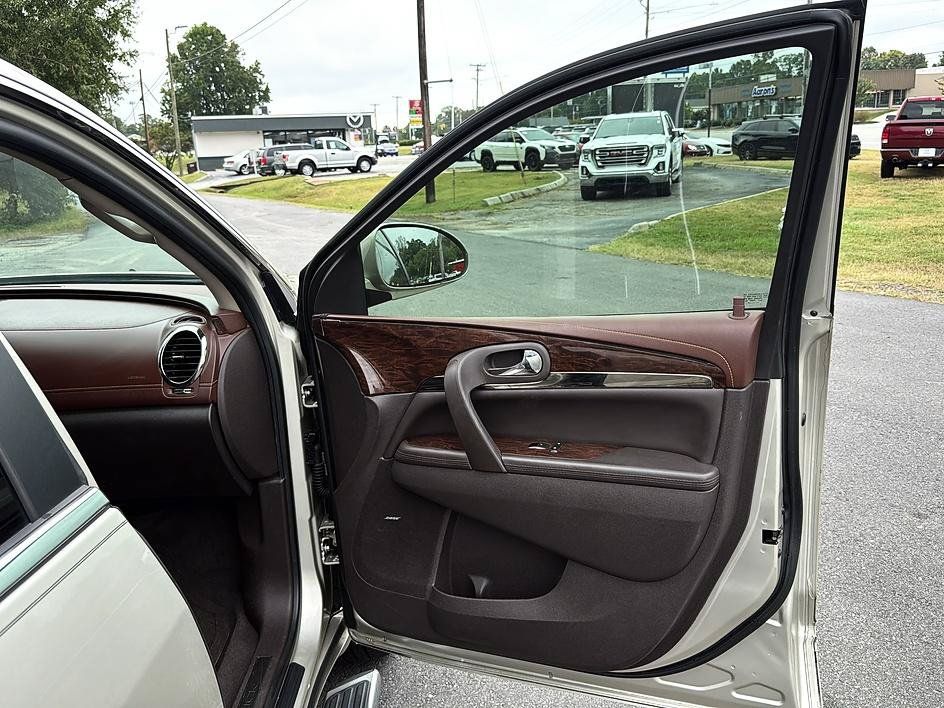 Used 2014 Buick Enclave Leather FWD image 35