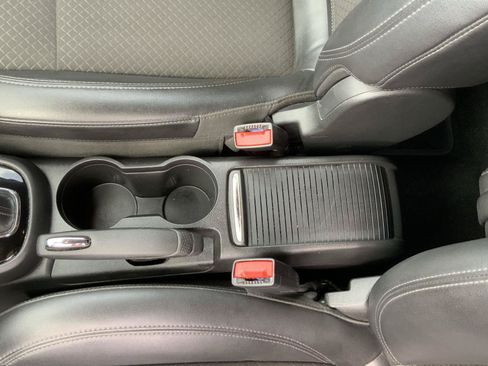Used 2020 Buick Encore Preferred FWD image 38