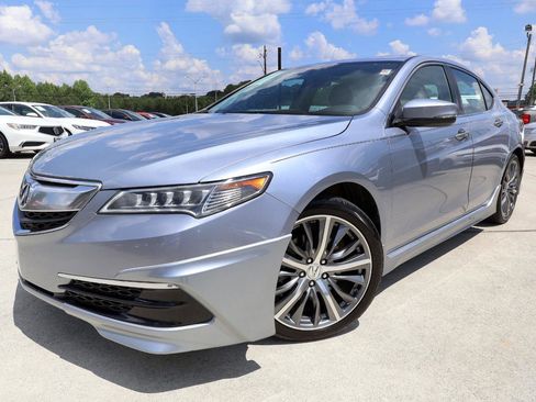 Used 2016 Acura TLX V6 FWD image 2