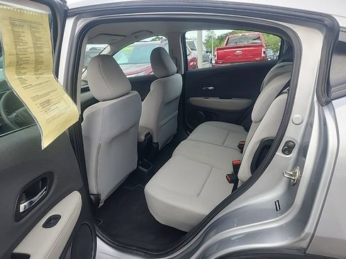 Used 2020 Honda HR-V LX image 10