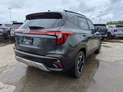 New 2026 Kia Seltos S FWD image 8