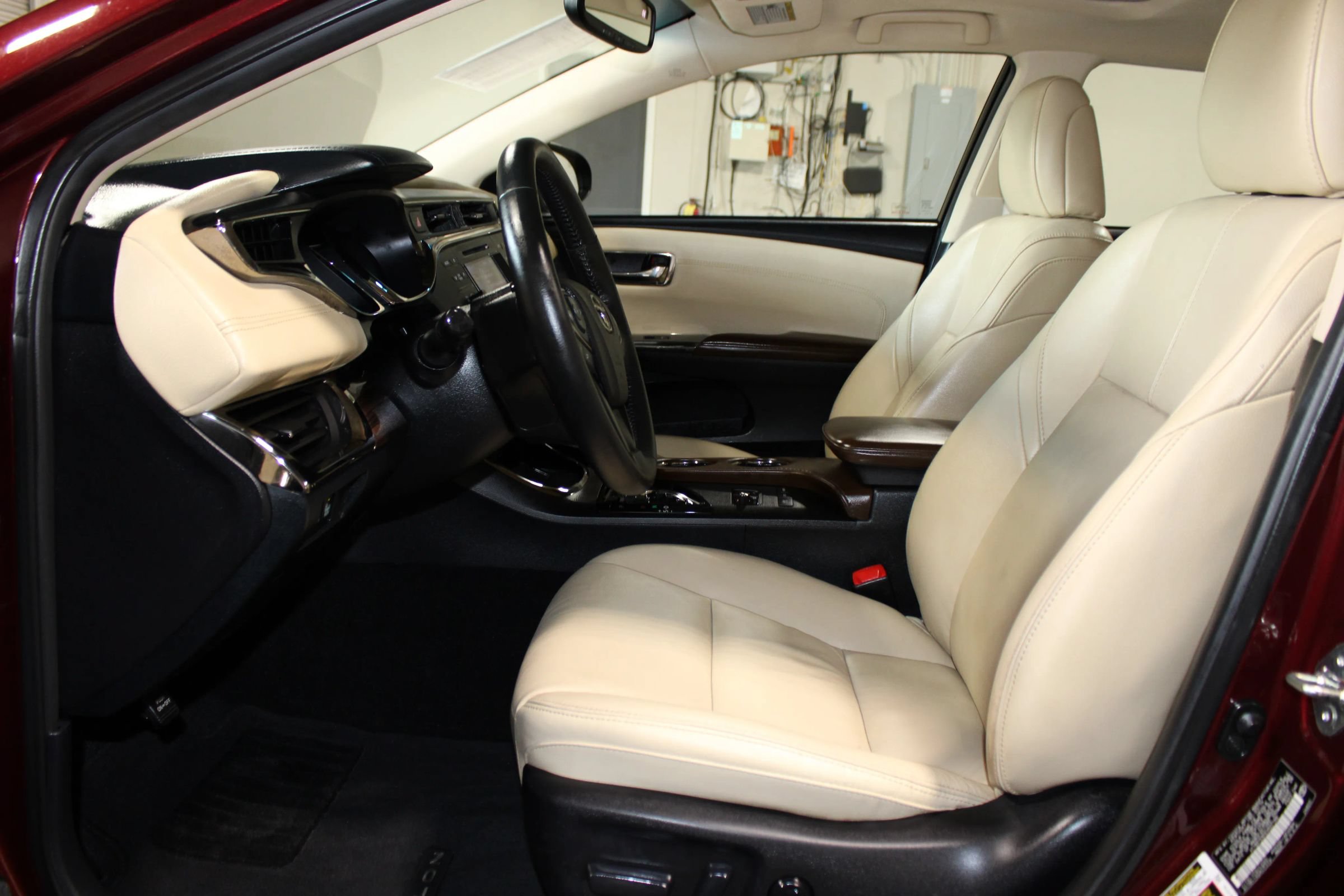 Used 2014 Toyota Avalon XLE Touring FWD image 8