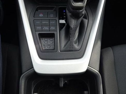 Used 2025 Toyota RAV4 LE image 18