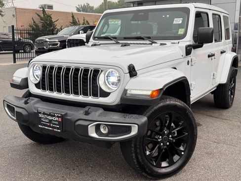 Certified 2025 Jeep Wrangler Unlimited Sahara w/ Safety Group AWD/4WD image 3