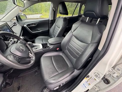 Used 2022 Toyota RAV4 XLE Premium AWD/4WD image 12