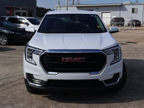 Used 2024 GMC Terrain SLE image 21
