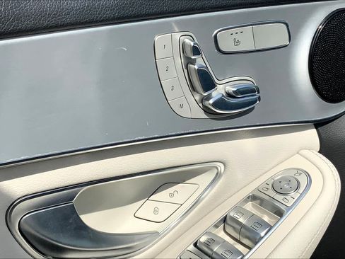 Used 2018 Mercedes-Benz C 300 Sedan image 33