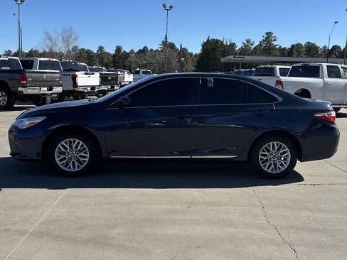 Used 2017 Toyota Camry LE image 6