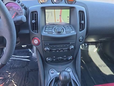 Used 2016 Nissan 370Z NISMO RWD image 18