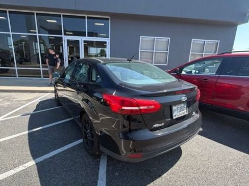 Used 2016 Ford Focus SE FWD image 7