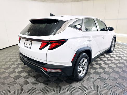 Used 2022 Hyundai Tucson SE FWD image 3