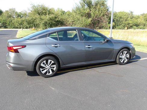 Used 2019 Nissan Altima 2.5 S FWD image 11