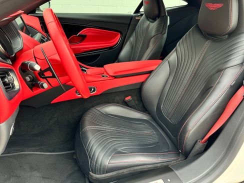 Used 2022 Aston Martin DB11 Coupe image 16