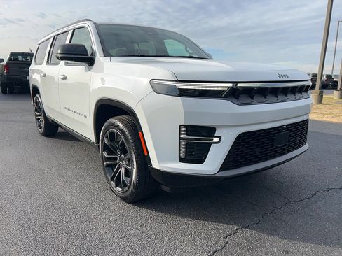 New 2026 Jeep Grand Wagoneer L Summit image 3