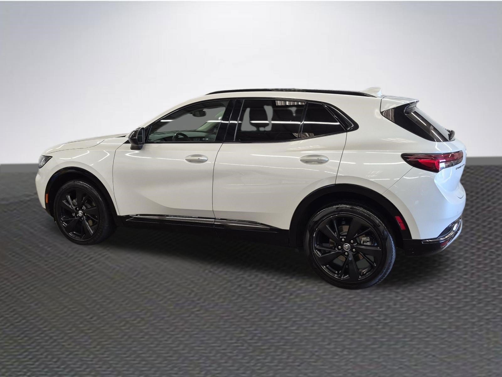 Used 2023 Buick Envision Essence w/ Sport Touring Package FWD image 5