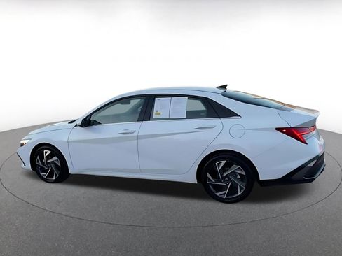 Used 2025 Hyundai Elantra SEL image 10