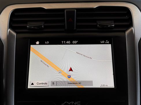 Used 2019 Ford Fusion SE FWD image 35