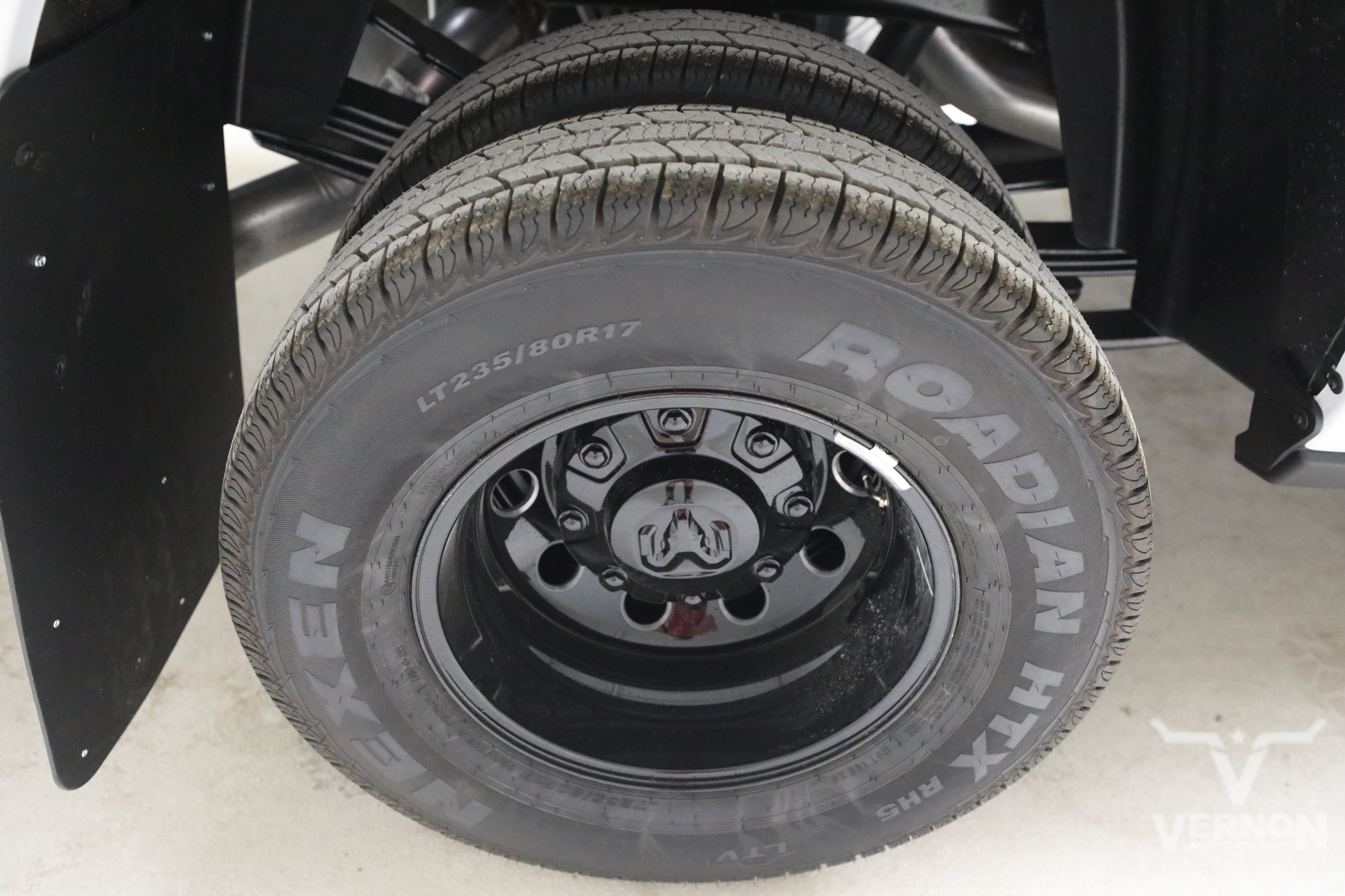 New 2026 RAM 3500 Laramie AWD/4WD image 33