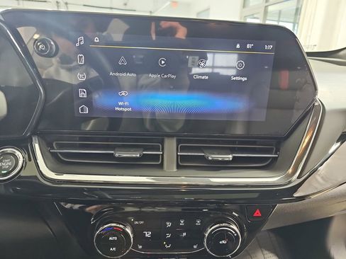 Certified 2025 Chevrolet Trax RS w/ Sunroof Package image 26