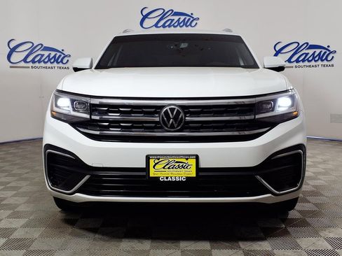 Used 2021 Volkswagen Atlas Cross Sport SE w/ Panoramic Sunroof Package image 3