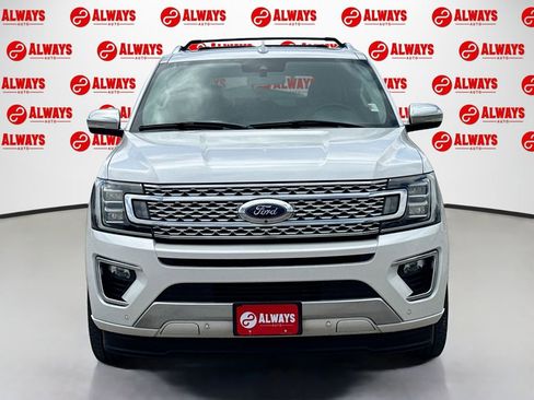Used 2018 Ford Expedition Platinum RWD image 2