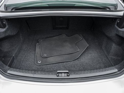 Certified 2022 Volvo S60 B5 Momentum w/ Premium Package image 10