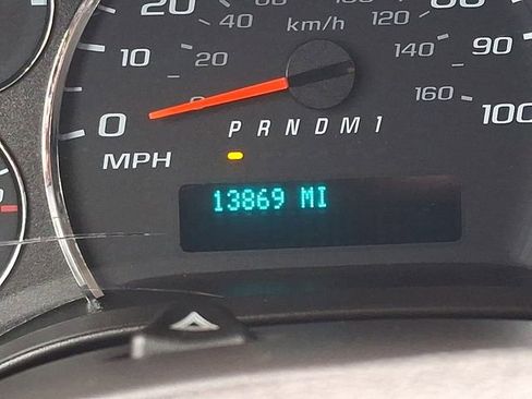 Used 2024 Chevrolet Express 2500 w/ Driver Convenience Package image 18