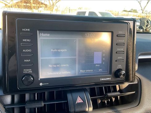 Used 2020 Toyota RAV4 LE image 31