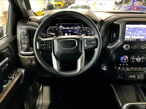 Used 2023 GMC Sierra 2500 Denali w/ Denali Ultimate Package image 17