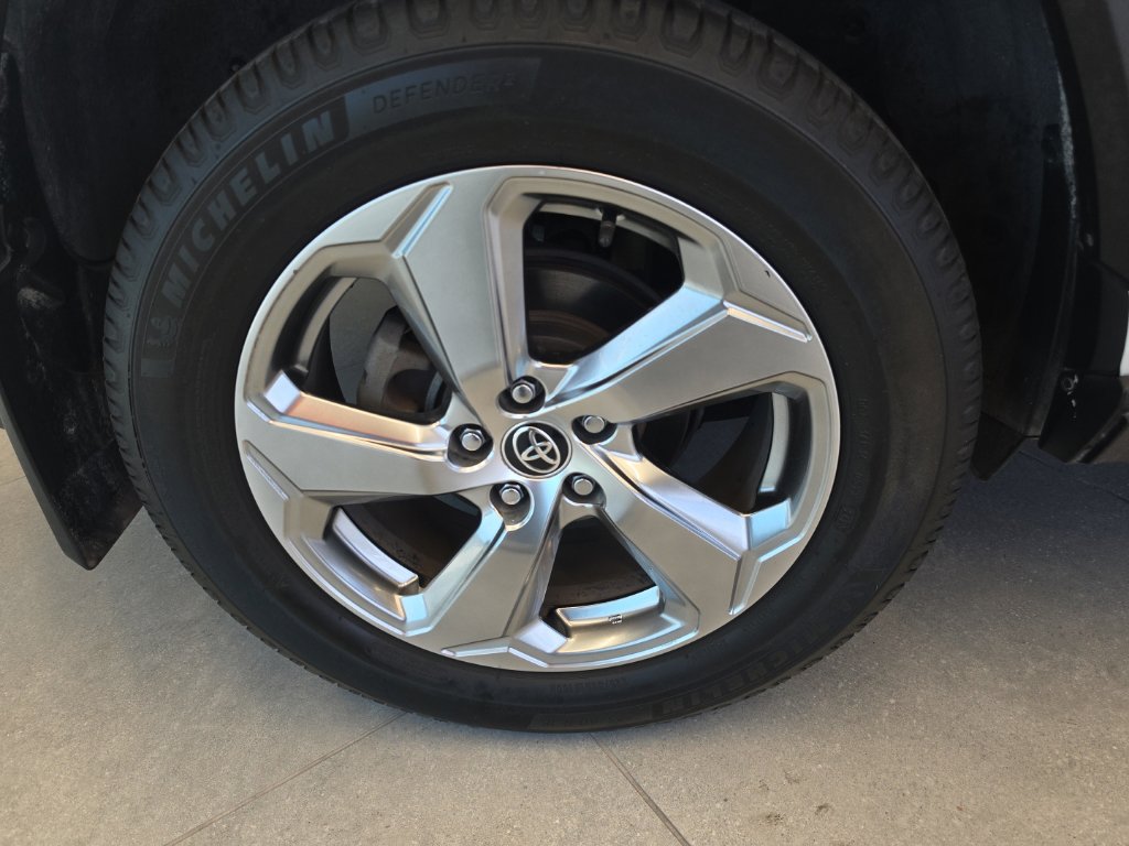 Used 2021 Toyota RAV4 XLE Premium AWD/4WD image 54