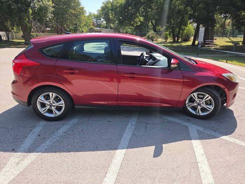 Used 2013 Ford Focus SE w/ SE Winter Pkg FWD image 7