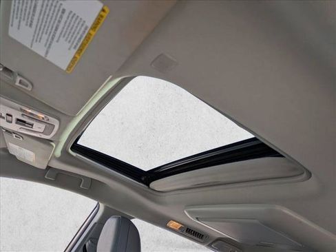 Certified 2022 Toyota Sienna Limited image 16