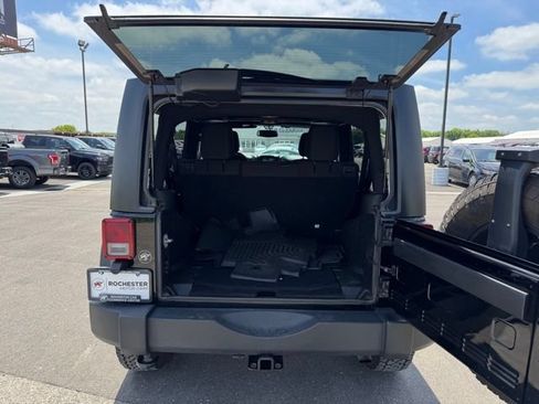 Used 2015 Jeep Wrangler Unlimited Sport w/ Quick Order Package 24S AWD/4WD image 37