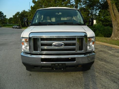 Used 2023 Ford E-350 and Econoline 350 Super Duty w/ Power Windows & Locks Group RWD image 10